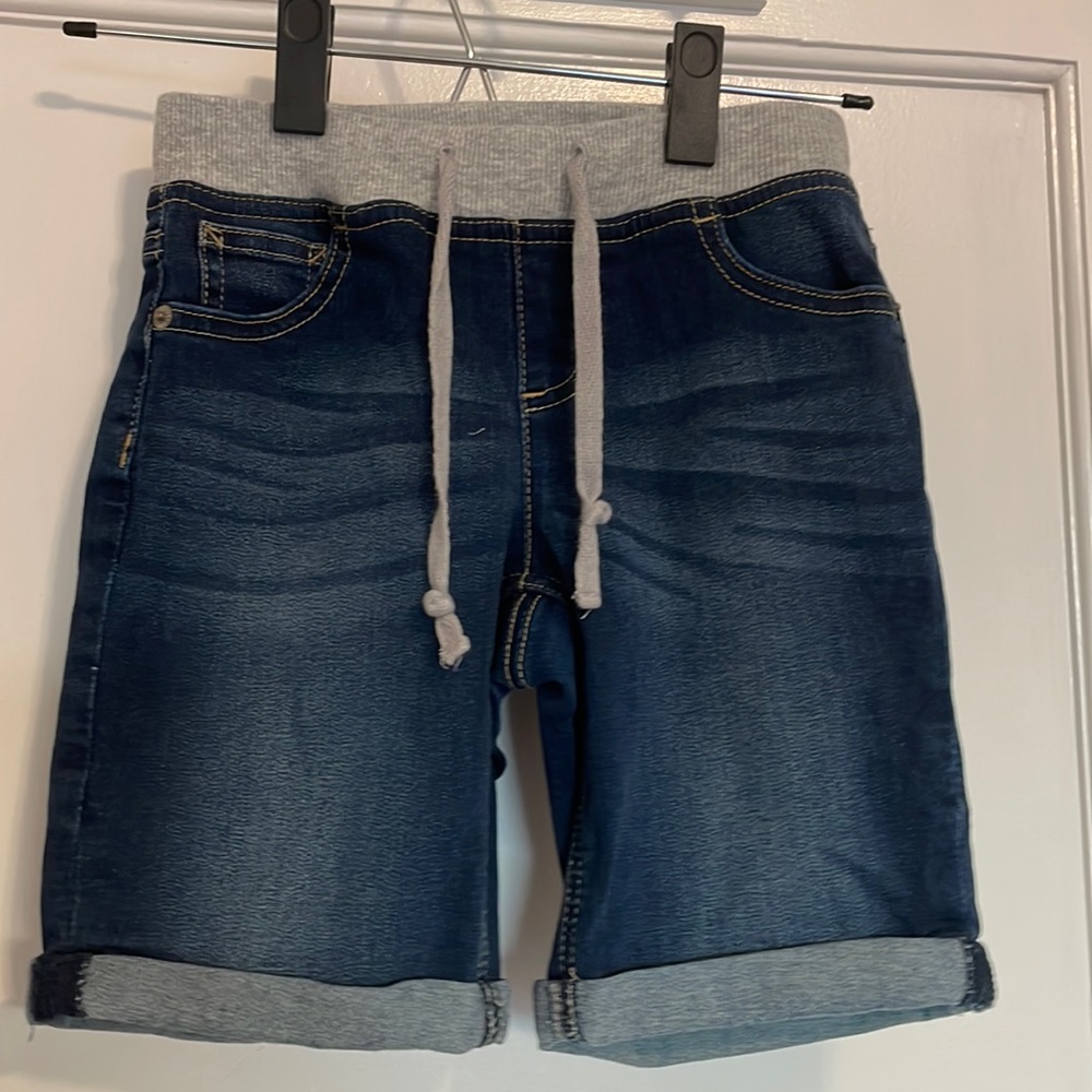 Stretchy jean shorts